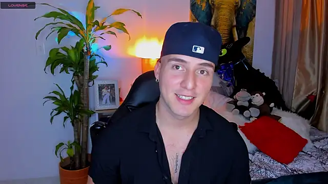 Snapshot of liam_oficial02 chatting on 02/06/25, 03:48 liam oficial02 online show from 02/06/25, 03:48