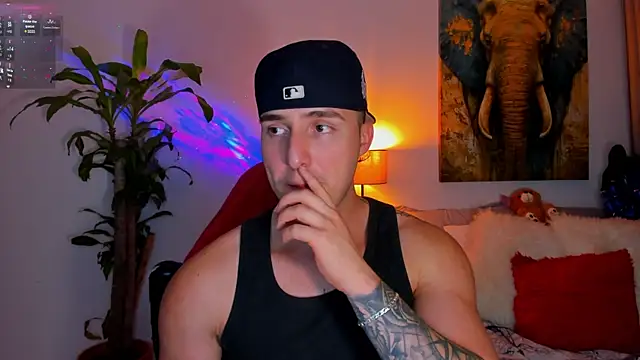 Snapshot of liam_oficial02 chatting on 03/01/25, 04:26 liam oficial02 online show from 03/01/25, 04:26