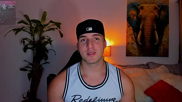 Snapshot of liam_oficial02 chatting on 03/06/25, 03:57 liam oficial02 online show from 03/06/25, 03:57