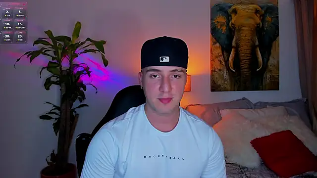 Snapshot of liam_oficial02 chatting on 03/20/25, 04:07 liam oficial02 online show from 03/20/25, 04:07