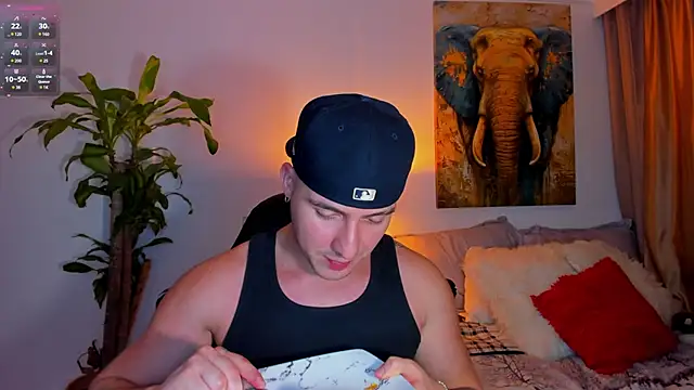 Snapshot of liam_oficial02 chatting on 03/21/25, 05:11 liam oficial02 online show from 03/21/25, 05:11