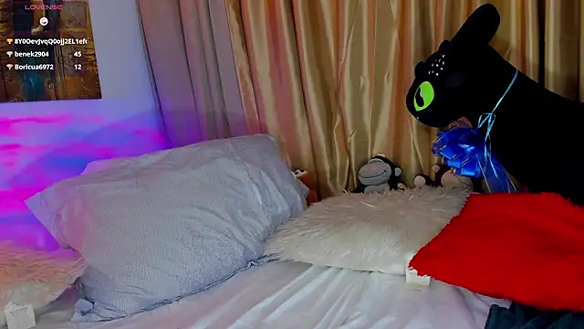 Snapshot of liam_oficial02 chatting on 11/05/25, 02:33 liam oficial02 online show from 11/05/25, 02:33