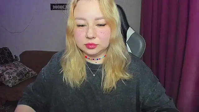 Milafoxxxy online show from 11/24/25, 06:18