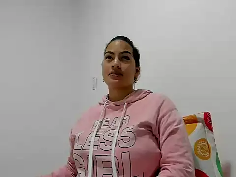 SamanthaBeke online show from 04/28/26, 01:04