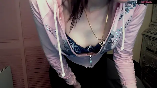 Snapshot of AmandaSell chatting on 01/08/25, 10:59 AmandaSell online show from 01/08/25, 10:59