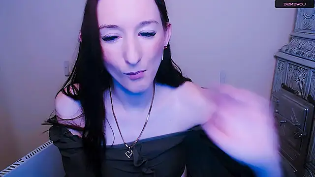 Snapshot of AmandaSell chatting on 02/07/25, 11:45 AmandaSell online show from 02/07/25, 11:45