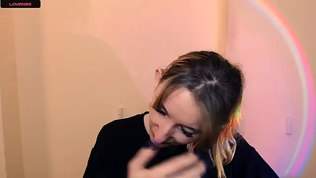 Snapshot of AmandaSell chatting on 10/10/25, 08:13 AmandaSell online show from 10/10/25, 08:13