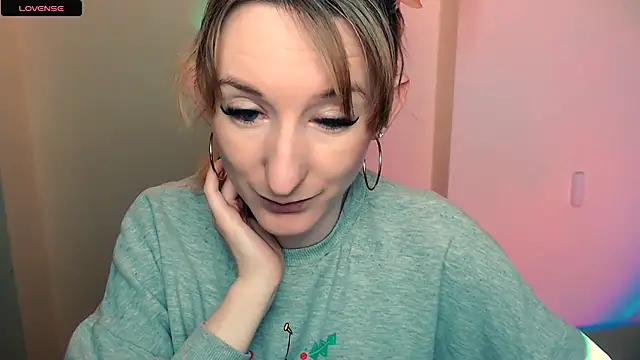 Snapshot of AmandaSell chatting on 10/18/25, 07:31 AmandaSell online show from 10/18/25, 07:31