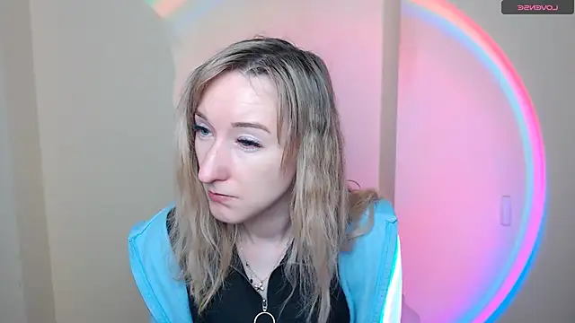 Snapshot of AmandaSell chatting on 05/16/26, 08:00 AmandaSell online show from 05/16/26, 08:00
