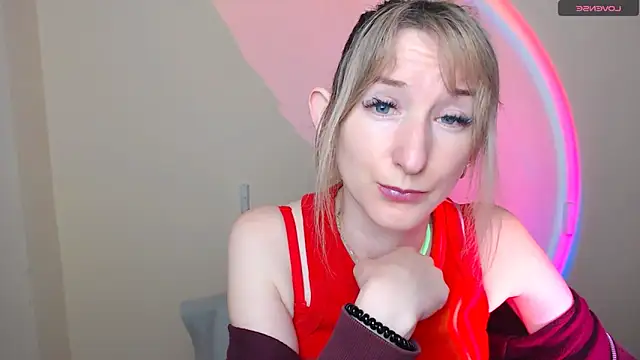 Snapshot of AmandaSell chatting on 05/18/26, 06:30 AmandaSell online show from 05/18/26, 06:30