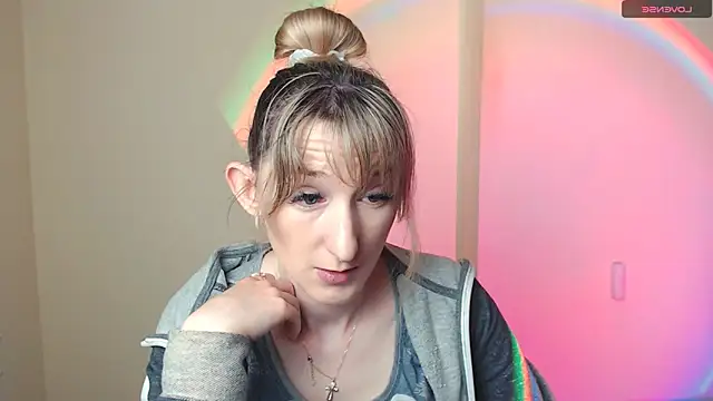 Snapshot of AmandaSell chatting on 05/22/26, 06:53 AmandaSell online show from 05/22/26, 06:53