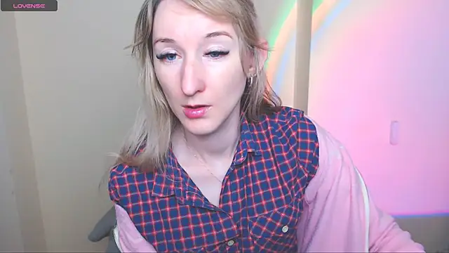 Snapshot of AmandaSell chatting on 06/03/26, 06:49 AmandaSell online show from 06/03/26, 06:49