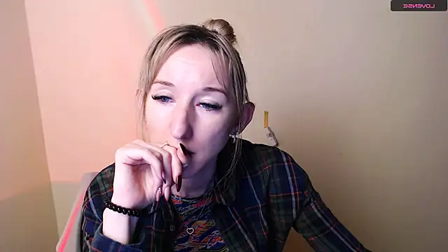 Snapshot of AmandaSell chatting on 06/08/26, 06:47 AmandaSell online show from 06/08/26, 06:47