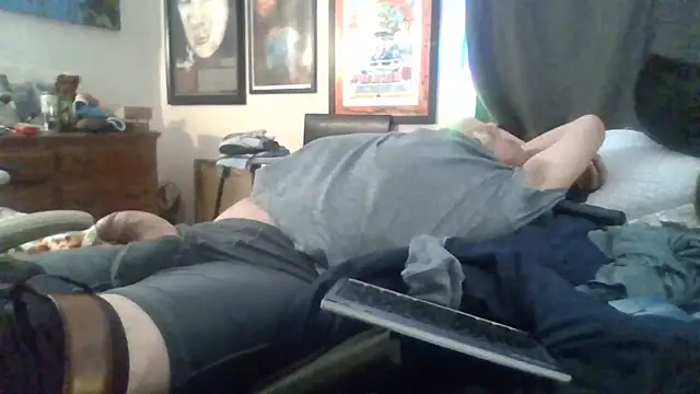 Snapshot of den-rock4u chatting on 11/11/25, 04:12 den-rock4u online show from 11/11/25, 04:12