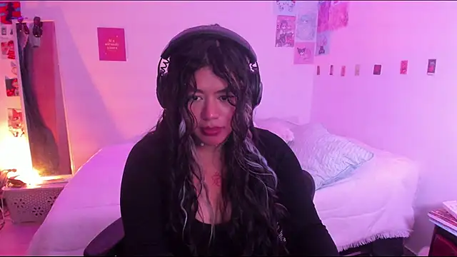 StephaniFox online show from 02/09/25, 04:04