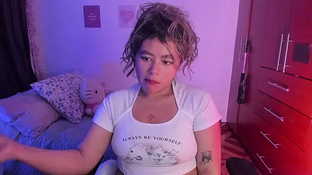 StephaniFox online show from 10/13/25, 12:43