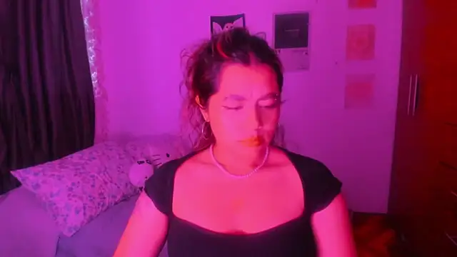 StephaniFox online show from 05/05/26, 11:02