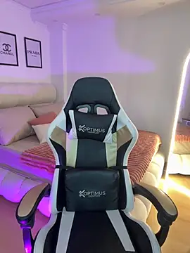 Snapshot of Dj_scarlettmorreti chatting on 09/27/25, 11:43 Dj scarlettmorreti online show from 09/27/25, 11:43