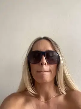 Snapshot of TatianaRico chatting on 05/11/26, 07:33 TatianaRico online show from 05/11/26, 07:33