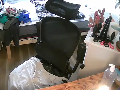 twinkish 90 online show from 01/23/25, 11:15