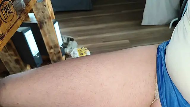 twinkish 90 online show from 09/17/25, 08:16