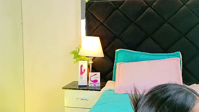 Holly Brensonexx  online show from 11/22/25, 04:06