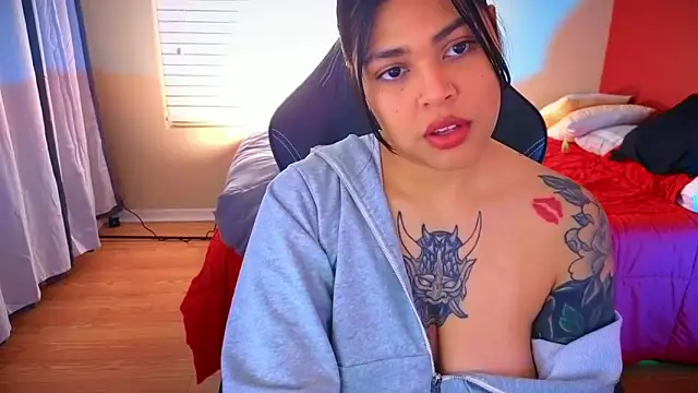 Snapshot of miacanela_xo chatting on 01/12/25, 01:11 miacanela xo online show from 01/12/25, 01:11