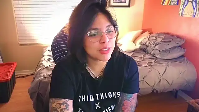 Snapshot of miacanela_xo chatting on 01/18/25, 02:03 miacanela xo online show from 01/18/25, 02:03
