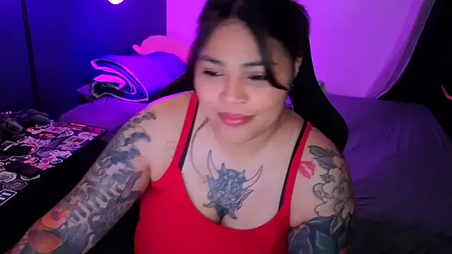 Snapshot of miacanela_xo chatting on 06/30/26, 12:33 miacanela xo online show from 06/30/26, 12:33