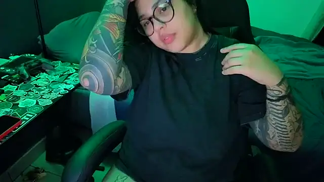 Snapshot of miacanela_xo chatting on 07/02/26, 02:11 miacanela xo online show from 07/02/26, 02:11