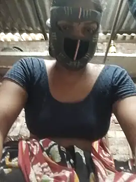 Snapshot of HotSexyBoudi chatting on 12/17/24, 08:45 HotSexyBoudi online show from 12/17/24, 08:45