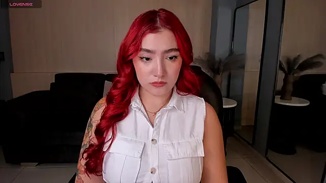 ViolettCastel online show from 09/28/25, 04:23