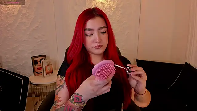 ViolettCastel online show from 10/15/25, 07:03