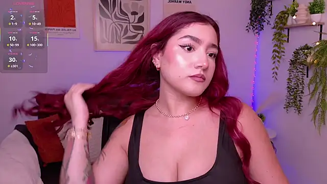 ViolettCastel online show from 04/05/26, 07:00