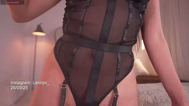 Snapshot of lanie__ chatting on 09/26/25, 10:58 lanie online show from 09/26/25, 10:58