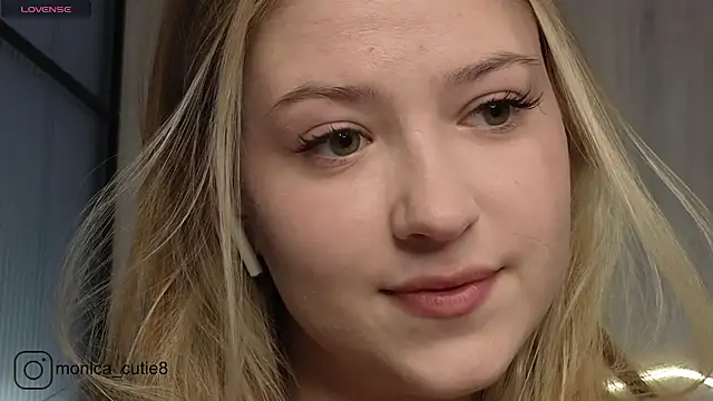 Monikacutie online show from 12/29/24, 10:12