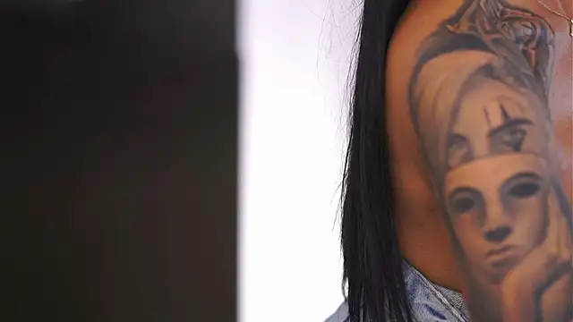 RaquelleVon online show from 01/12/25, 10:01