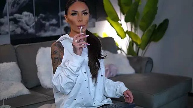 RaquelleVon online show from 09/26/25, 07:01