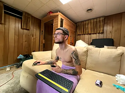 Snapshot of hungkubenski chatting on 10/19/25, 05:41 hungkubenski online show from 10/19/25, 05:41