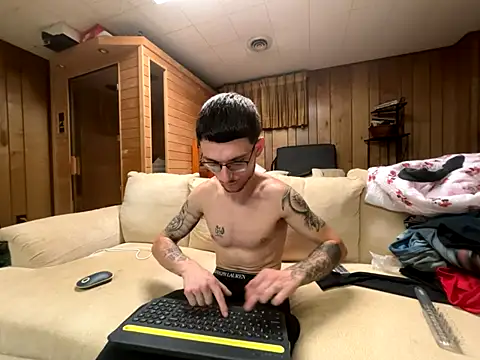 Snapshot of hungkubenski chatting on 10/20/25, 09:54 hungkubenski online show from 10/20/25, 09:54