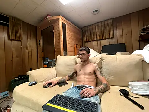 Snapshot of hungkubenski chatting on 10/22/25, 10:37 hungkubenski online show from 10/22/25, 10:37