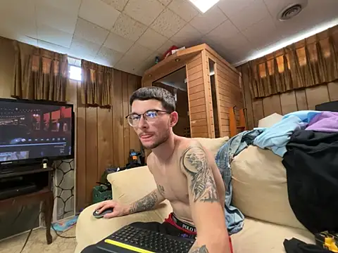 Snapshot of hungkubenski chatting on 10/26/25, 07:20 hungkubenski online show from 10/26/25, 07:20