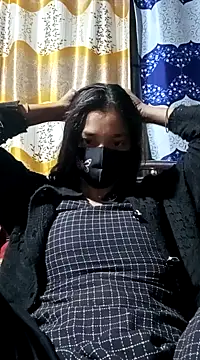 Snapshot of Aruyeshi- chatting on 02/11/25, 04:44 Aruyeshi- online show from 02/11/25, 04:44