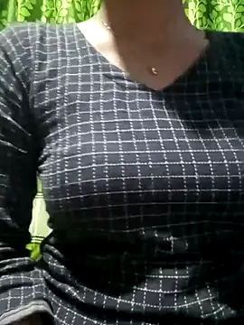 Snapshot of Aruyeshi- chatting on 02/20/25, 12:36 Aruyeshi- online show from 02/20/25, 12:36