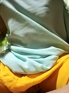 Snapshot of Aruyeshi- chatting on 03/09/25, 08:51 Aruyeshi- online show from 03/09/25, 08:51