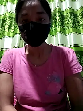 Snapshot of Aruyeshi- chatting on 03/10/25, 10:24 Aruyeshi- online show from 03/10/25, 10:24