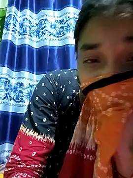 Snapshot of Aruyeshi- chatting on 03/18/25, 02:04 Aruyeshi- online show from 03/18/25, 02:04