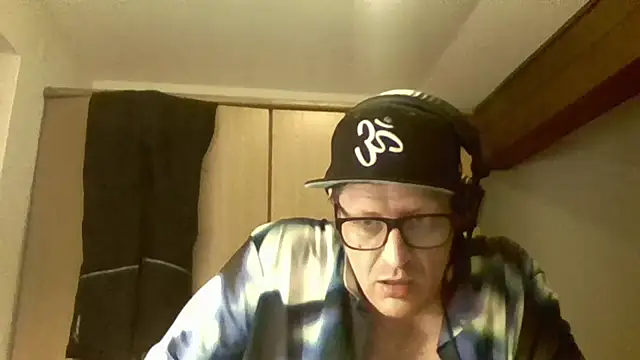 Bigthroaterboy online show from 12/10/24, 08:49