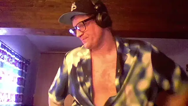 Bigthroaterboy online show from 12/26/24, 01:10