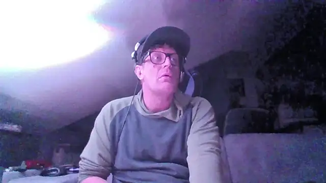 Bigthroaterboy online show from 10/27/25, 05:11